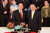 宇達(dá)出品的“好事連連”被海協(xié)會(huì)陳云林會(huì)長(zhǎng)贈(zèng)給?；鶗?huì)江丙坤先生